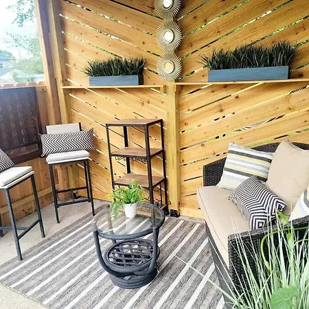 Joyful Bright1-Br , Fenced Pet Friendly Yard With Garage Villa